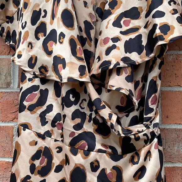 Beautiful Preowned wrap dress size Large animal print lined bottom HYFYE HYFVE - Picture 5 of 11